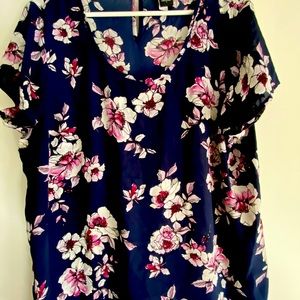 Torrid flowered short sleeve shirt